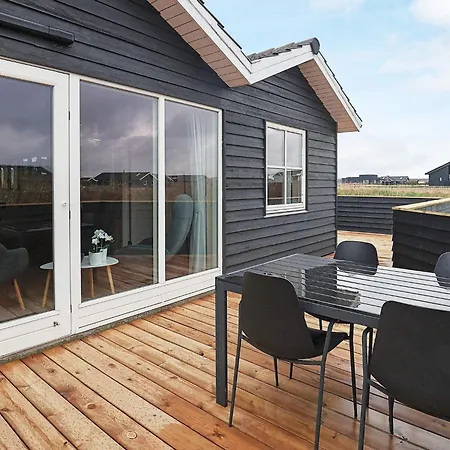 Holiday home Iv *